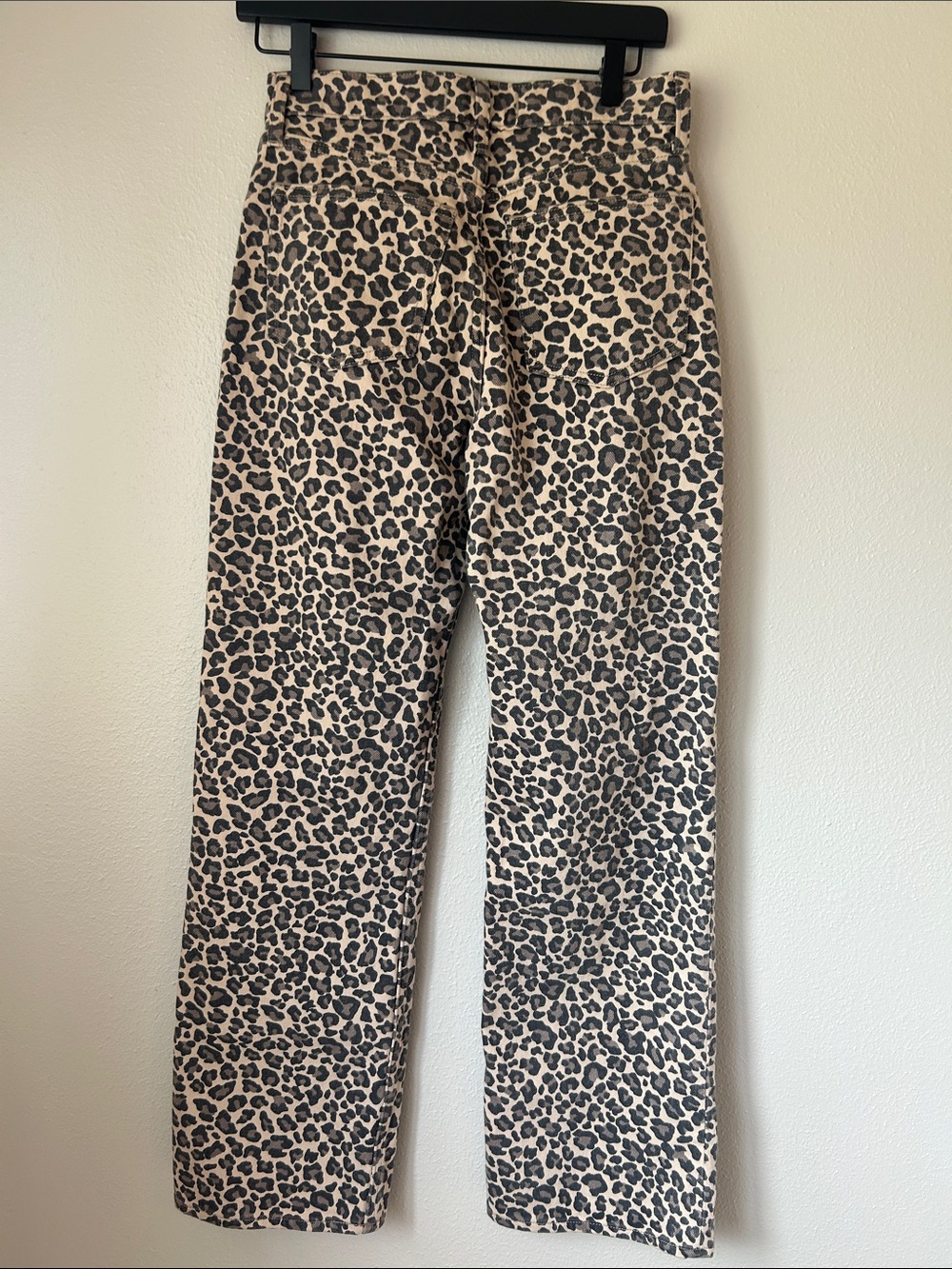 Abercrombie & Fitch The 90’s Relaxed Animal Print Denim Size 26S - Picture 3 of 6